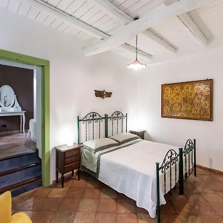 Enchanting Holiday In With Garden Feriehus Cefalù