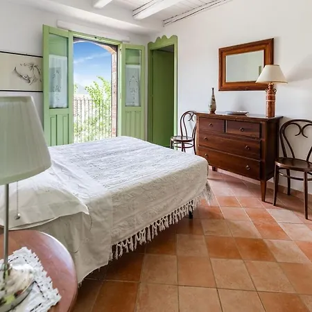 Feriehus Enchanting Holiday In With Garden Cefalù