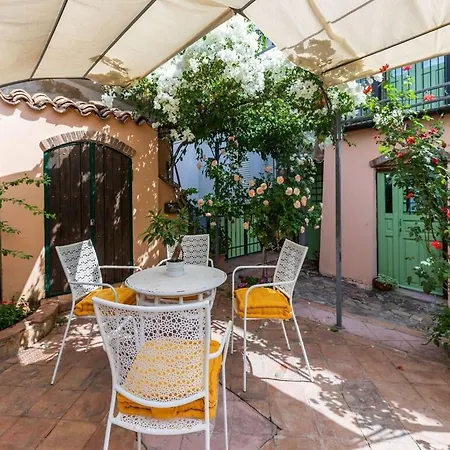 Enchanting Holiday In With Garden *
