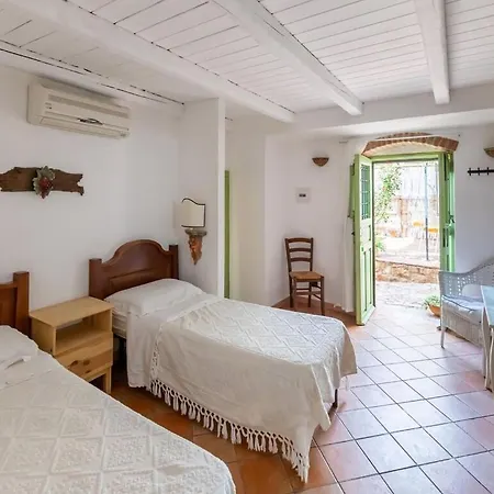Enchanting Holiday In With Garden Feriehus